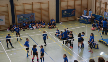 Exitoso evento Pequevoley en Valladolid coincidiendo con la Golden European League