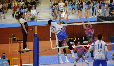 El Servigroup Benidorm ofrece una gran imagen en su debut en la Superliga ante el CV Melilla