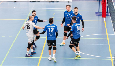 Aluminios Galisur vuelve con los tres puntos en su visita a Molina Vóley