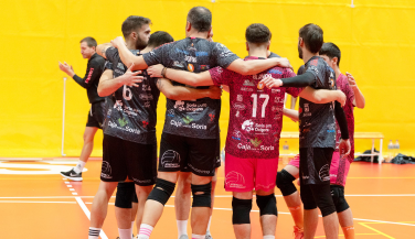 Moreno Sáez Sporting supera a Coslada (3-1) en Los Pajaritos y se sitúa líder de la Primera División