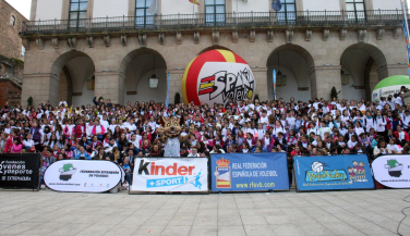 La Plaza Mayor de Cáceres acogió un espectacular Evento Pequevoley