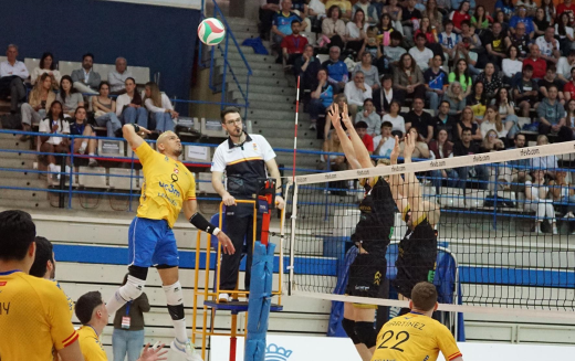 UC3M Voleibol Leganés y Servigroup Playas de Benidorm golpean primero